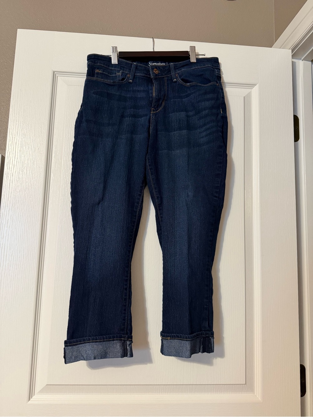 Signature by Levi Strauss Dark Indigo Cropped Jeans